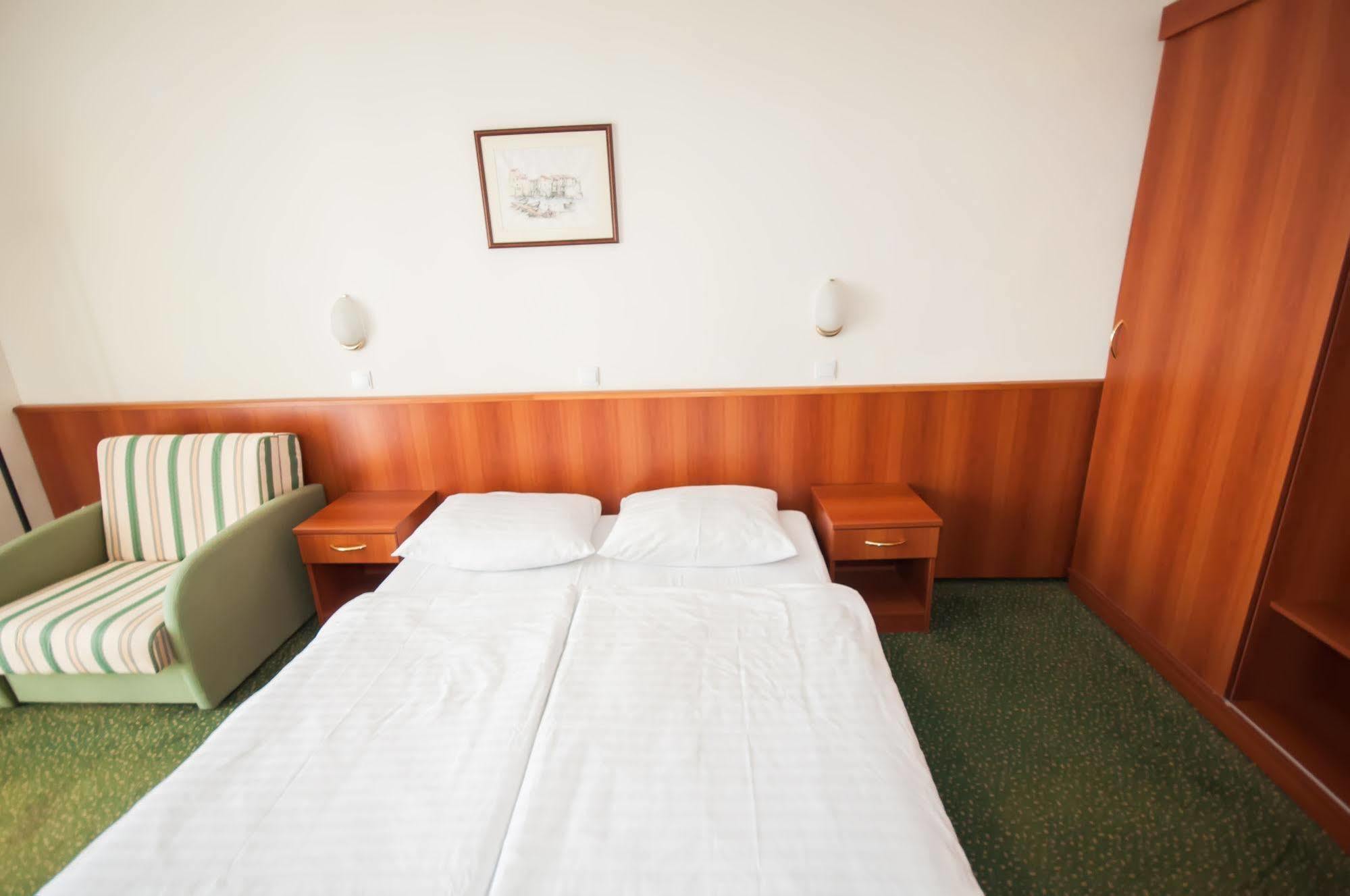 Hotel Lavanda Bozava Exterior photo